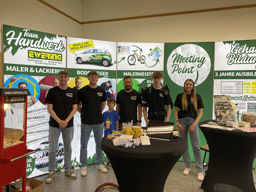 Gruppenbild Azubimesse Bit2 Borken Messestand